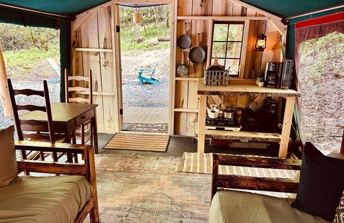 Brevard Cabin | Indian Attack Cabin Tent - Wi-Fi