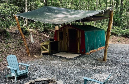 Brevard Cabin | Indian Attack Cabin Tent - Wi-Fi