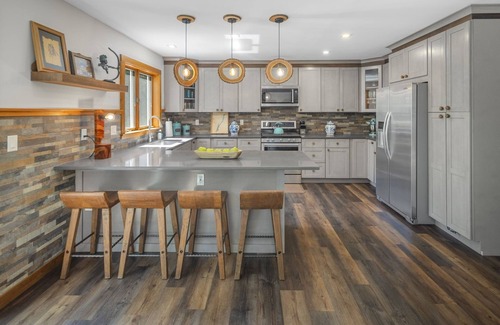 Bolton Landing House | Indian Brook Lodge|Lake Views & Access|Hot Tub|11 Beds|Pet Friendly|