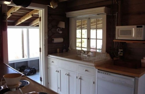 West Tisbury House | Indian Hill /Cedar Tree Neck /Private Beach