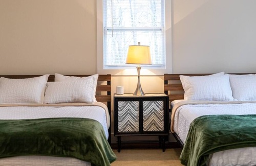 Dahlonega House | Indian Hills Retro Motel Suite E