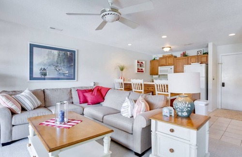 Osage Beach Condo | Indian Pointe | Couples Getaway | Sleeps 4