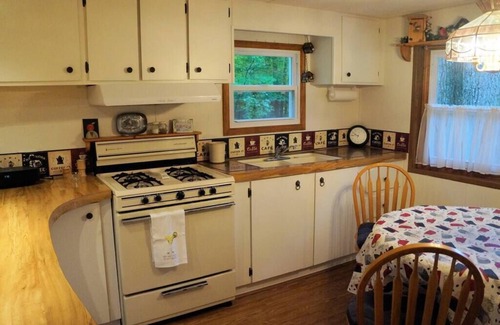 Indian River House | Indian River - Charming Retreat Close to River