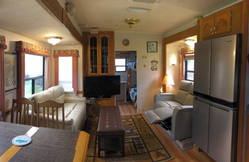 Indian River Cabin | Indian River (Michigan largest Inter Water Way)