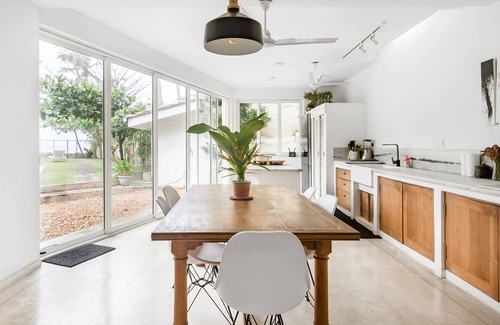 Boossa Villa | indie beachouse - step out onto the beach