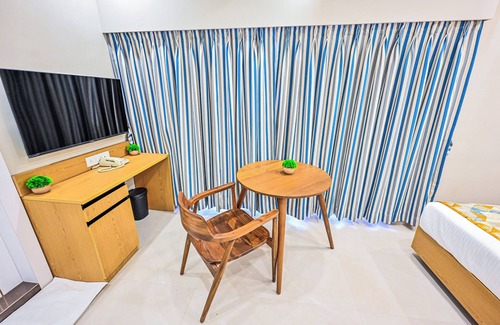 Pune Hotel | Indie Stays Kharadi-Pune