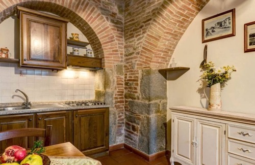 Fratticciola Villa | Indipendent Residence for 24 guests composed of 7 apartaments. Pool