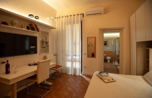 Isolotto Apartment | Indipendent Studio Apartment with Terrace - Parking