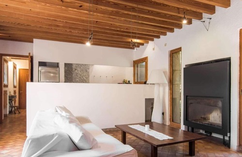 Cala Bona Villa | Individual architectural villa with garden.