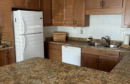 Lincolnville Cottage | Indoor and outdoor space for a 30 day or more stay in Historic Summerville