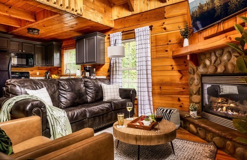Gatlinburg Cabin | Indoor Pool & Movies - Near DT Gatlinburg