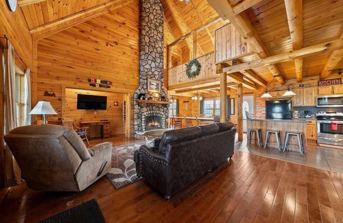 Logan Cabin | Indoor Pool Pond Hot Tub Sleeps 18