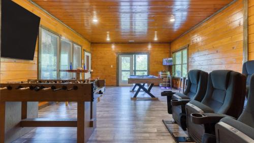 Wears Valley House | Indoor Pool Theater Hot Tub Mountain Views Near Dollywood Crimson Crest by AvantStay