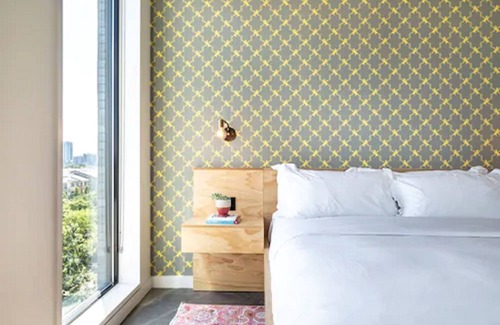 East Cesar Chavez Hotel | Indulge in Home-Like Comfort! Dog-friendly, City View, Near Texas Music Museum