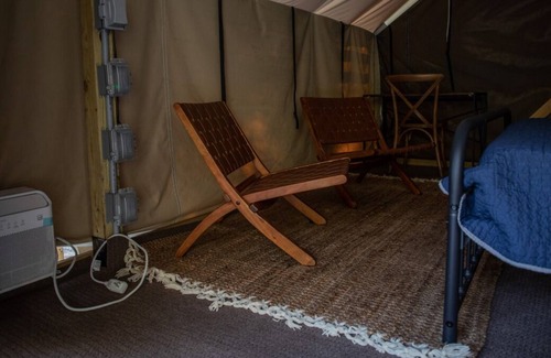 Saluda Cabin | Indulge in Home-Like Comfort! Close to The Gorge Zipline and Big Bradley Falls