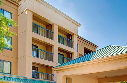 Crestline Heights House | Indulge in Home-Like Comfort! 4 Modern Units, Pet-Friendly, Free Parking!