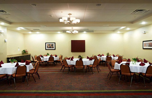 Hoover House | Indulge in the Ultimate Vacation! W/ Free Wifi
