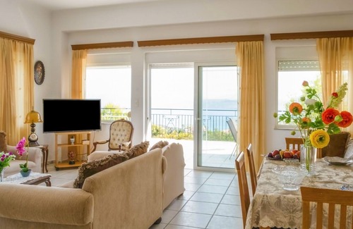 Pitharion Villa | Indulge in the unique minimalistic design and spacious living areas