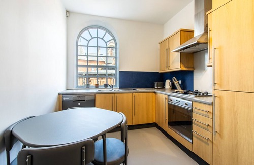 Newark Apartment | Industrial 2 bed apartment in central Newark