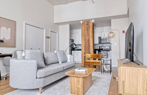 Arefth Apartment | Industrial 2BR in Kendall Square w/Gym near MIT & MGH by Blueground