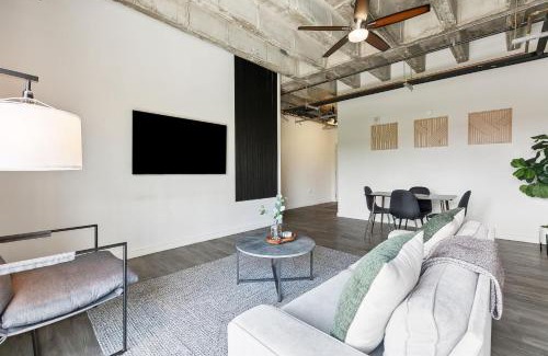Baton Rouge Apartment | Industrial Downtown Apartment - 2BD 2BA