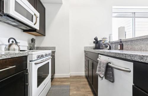 Baton Rouge Apartment | Industrial Downtown Apartment - 2BD 2BA