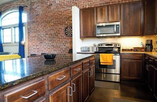 East Lawrence Apartment | Industrial Escape 2bdrm/2bath