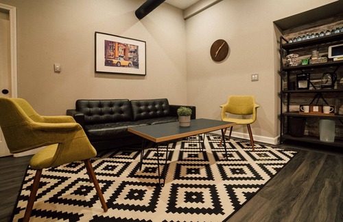 Farmington Apartment | Industrial Modern Space