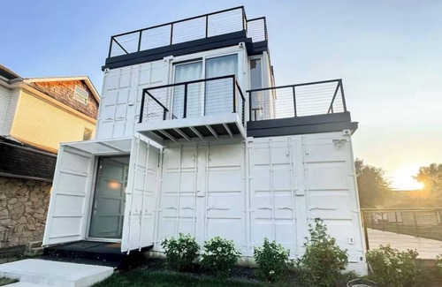 Kennedy King House | Indy's 1st Container Home- 3 car garage - Downtown