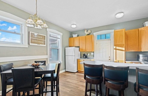 Babe Denny Cottage | Indy Stadium Villas 710