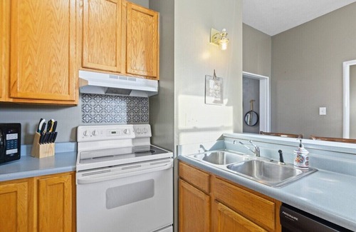 Babe Denny Cottage | Indy Stadium Villas 710