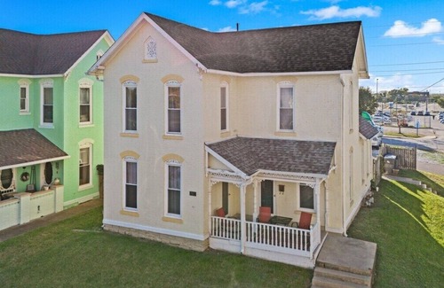 Babe Denny House | Indy Stadium Villas 702
