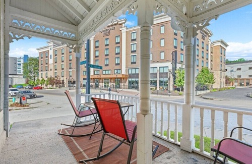 Babe Denny House | Indy Stadium Villas 702