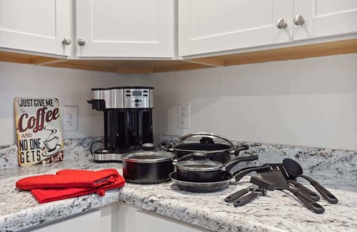 Near Northside House | IndyRocks - Central 2 Bedrooms Near Attractions
