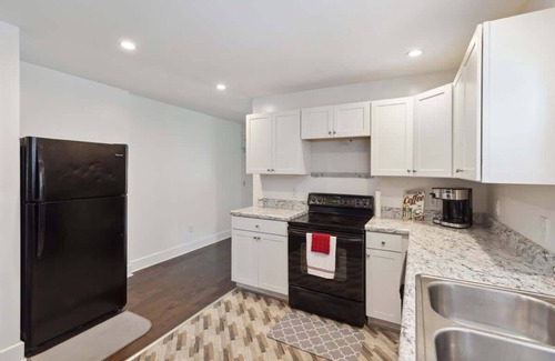 Near Northside House | IndyRocks - Central 2 Bedrooms Near Attractions