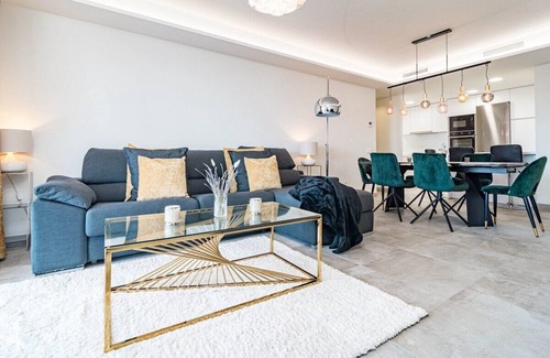 Estepona Apartment | INF4.5P- modern 3 bed city apartment next to beach
