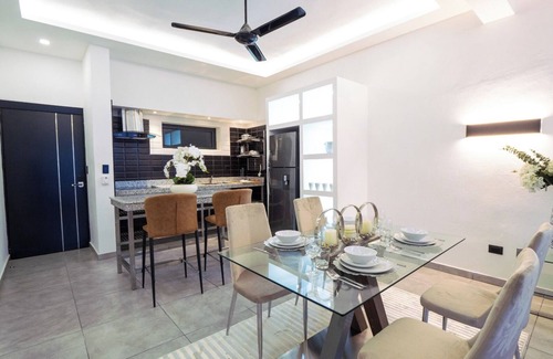 Los Brazos Villa | Infiniti Blu or Rizz 1 bedroom suite with AC, WIFI, Free Breakfast.