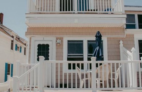 Salisbury Beach House | Infinity · Beachfront Bungalow, king bed, Private balcony