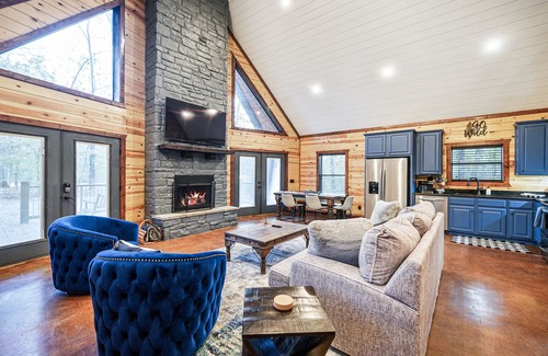 Hochatown Cabin | Infinity Bliss- Large King BR + BunkRm/Gaming Loft
