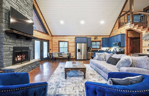 Hochatown Cabin | Infinity Bliss- Large King BR + BunkRm/Gaming Loft