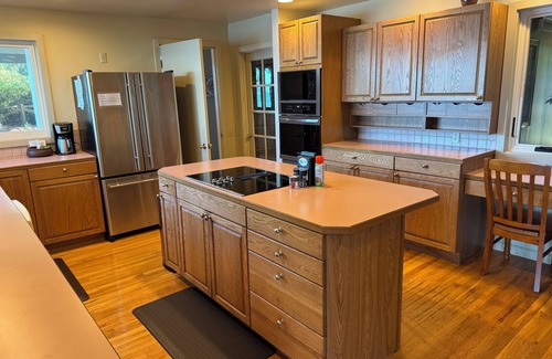 Eastsound House | Infinity House - Private Beach, Breathtaking Views, Just Minutes from Town