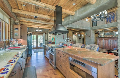Morristown House | Infinity Pool & Outdoor Kitchen: Luxe Phoenix Home