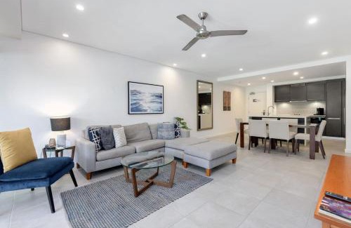 Port Douglas Apartment | Infinity's Edge - Poolside Retreat at Temple Resort