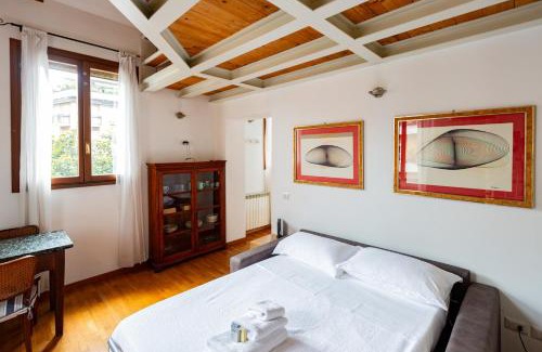 Casoretto Apartment | INGEGNOLI1 Bright top floor apartment