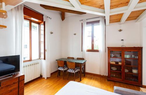 Casoretto Apartment | INGEGNOLI1 Bright top floor apartment