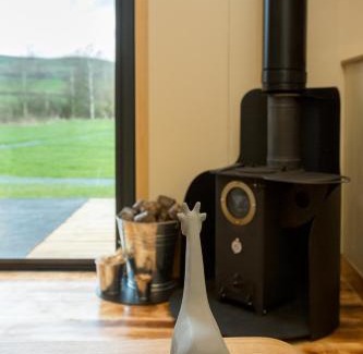 Cowan Bridge Apartment | Ingleborough Luxury Pod with Hot Tub at Fell View Park Kirkby Lonsdale