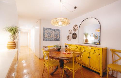 Santa Catarina Apartment | Inglesinhos Convento 2 - Cheerful Apartment