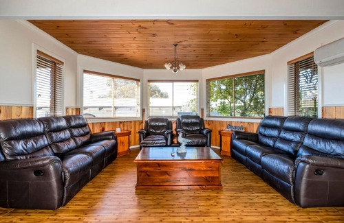 Inverloch House | INLET HIDEAWAY on Cuttriss