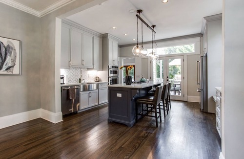 Inman Park House | Inman Park 6 bedroom pool & jacuzzi walk to beltline restaurants bars and parks