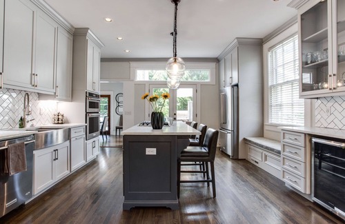 Inman Park House | Inman Park 6 bedroom pool & jacuzzi walk to beltline restaurants bars and parks